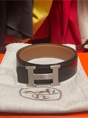 Hermes Women’s Reversible Black/Tan Leather H Belt- preloved size 70